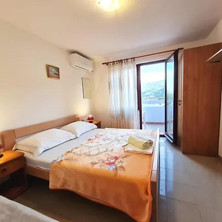 Mirjana F Apartaments Baska  Exterior photo